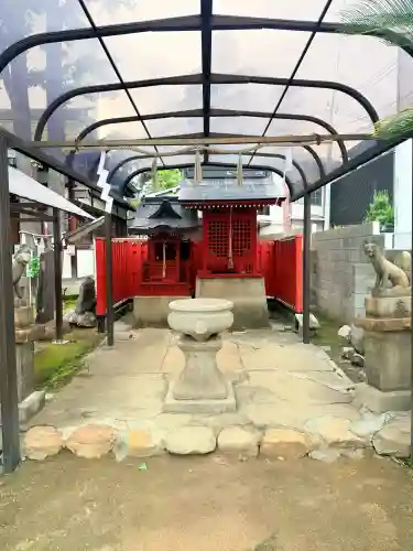 柳原稲荷神社の{uncategorized: "未分類", other: "その他", undefined: "問題あり", building: "その他建物", grave: "お墓", sacred_gate: "鳥居", guardian: "狛犬", statue: "像", buddha: "仏像", history: "歴史", nature: "自然", garden: "庭園", animal: "動物", pagoda: "塔", temizu: "手水舎", mountain_gate: "山門・神門", sanctuary: "本殿・本堂", subordinate: "末社・摂社", art: "芸術", scenery: "景色", jizo: "地蔵", ema: "絵馬", goshuin: "御朱印", omikuji: "おみくじ", items: "授与品その他", amulet: "お守り", goshuincho: "御朱印帳", eats: "食事", festival: "お祭り", votive_dance: "神楽", shichigosan: "七五三参", wedding: "結婚式", experience: "体験その他", initially: "初詣", around: "周辺", anti_infection: "感染症対策"}
