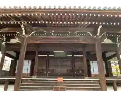 満願寺の本殿