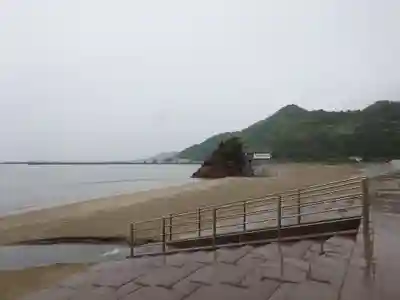 稲佐の浜 弁天島(島根県)