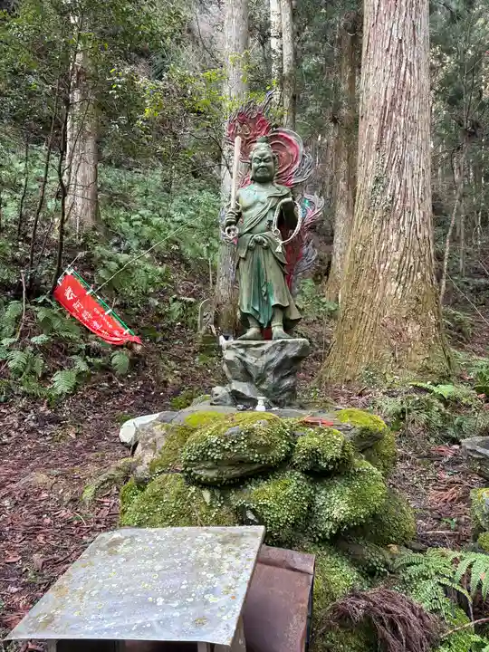 岩屋寺奥の院(白山権現)(愛媛県)
