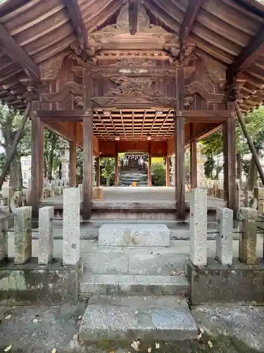 六所神社の{uncategorized: "未分類", other: "その他", undefined: "問題あり", building: "その他建物", grave: "お墓", sacred_gate: "鳥居", guardian: "狛犬", statue: "像", buddha: "仏像", history: "歴史", nature: "自然", garden: "庭園", animal: "動物", pagoda: "塔", temizu: "手水舎", mountain_gate: "山門・神門", sanctuary: "本殿・本堂", subordinate: "末社・摂社", art: "芸術", scenery: "景色", jizo: "地蔵", ema: "絵馬", goshuin: "御朱印", omikuji: "おみくじ", items: "授与品その他", amulet: "お守り", goshuincho: "御朱印帳", eats: "食事", festival: "お祭り", votive_dance: "神楽", shichigosan: "七五三参", wedding: "結婚式", experience: "体験その他", initially: "初詣", around: "周辺", anti_infection: "感染症対策"}