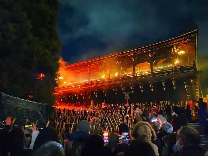 東大寺 二月堂のお祭り