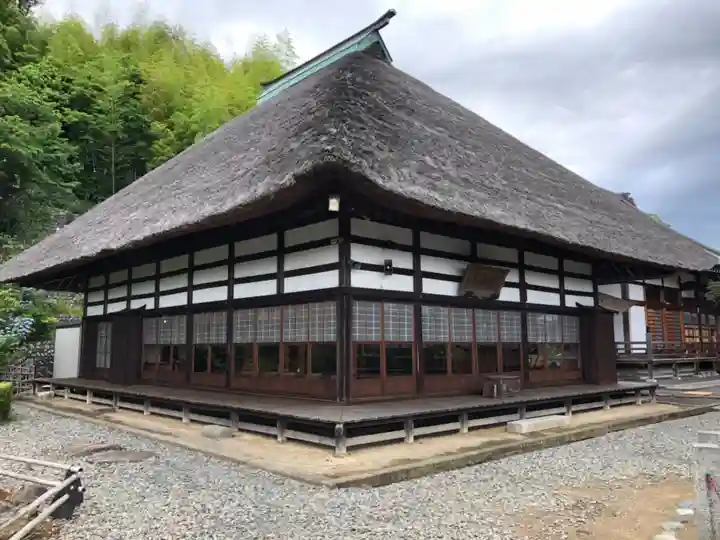 龍華寺の本殿・本堂