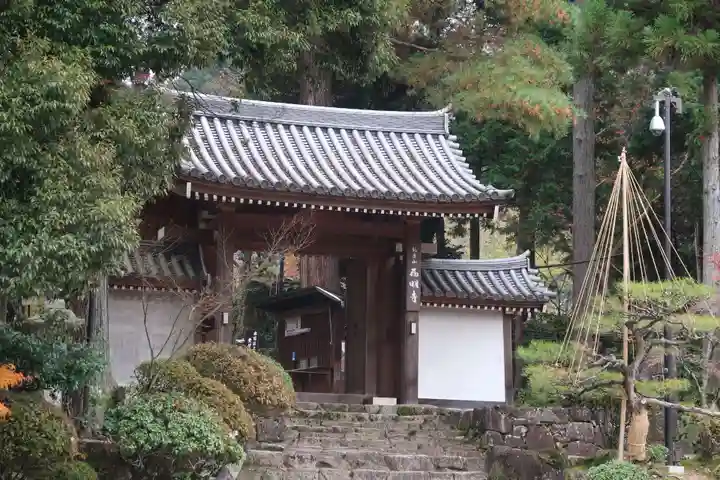 西明寺の山門・神門