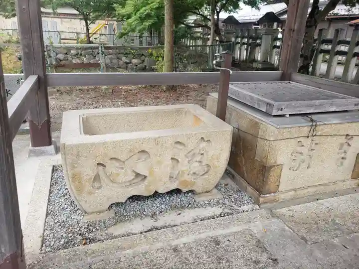 白山神社の手水舎