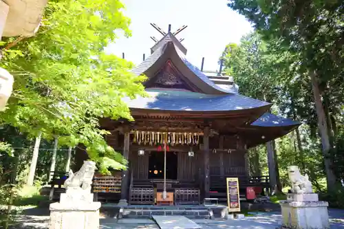 冨士御室浅間神社の本殿