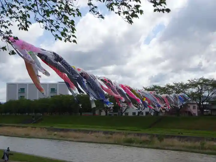 新町神炊館神社の周辺