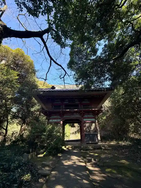 清滝寺の{uncategorized: "未分類", other: "その他", undefined: "問題あり", building: "その他建物", grave: "お墓", sacred_gate: "鳥居", guardian: "狛犬", statue: "像", buddha: "仏像", history: "歴史", nature: "自然", garden: "庭園", animal: "動物", pagoda: "塔", temizu: "手水舎", mountain_gate: "山門・神門", sanctuary: "本殿・本堂", subordinate: "末社・摂社", art: "芸術", scenery: "景色", jizo: "地蔵", ema: "絵馬", goshuin: "御朱印", omikuji: "おみくじ", items: "授与品その他", amulet: "お守り", goshuincho: "御朱印帳", eats: "食事", festival: "お祭り", votive_dance: "神楽", shichigosan: "七五三参", wedding: "結婚式", experience: "体験その他", initially: "初詣", around: "周辺", anti_infection: "感染症対策"}
