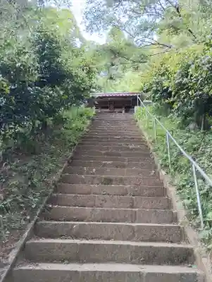 八幡神社の{uncategorized: "未分類", other: "その他", undefined: "問題あり", building: "その他建物", grave: "お墓", sacred_gate: "鳥居", guardian: "狛犬", statue: "像", buddha: "仏像", history: "歴史", nature: "自然", garden: "庭園", animal: "動物", pagoda: "塔", temizu: "手水舎", mountain_gate: "山門・神門", sanctuary: "本殿・本堂", subordinate: "末社・摂社", art: "芸術", scenery: "景色", jizo: "地蔵", ema: "絵馬", goshuin: "御朱印", omikuji: "おみくじ", items: "授与品その他", amulet: "お守り", goshuincho: "御朱印帳", eats: "食事", festival: "お祭り", votive_dance: "神楽", shichigosan: "七五三参", wedding: "結婚式", experience: "体験その他", initially: "初詣", around: "周辺", anti_infection: "感染症対策"}