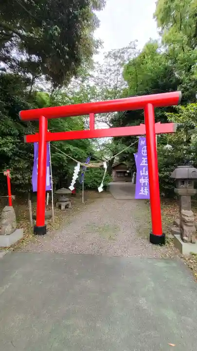 玉山神社の{uncategorized: "未分類", other: "その他", undefined: "問題あり", building: "その他建物", grave: "お墓", sacred_gate: "鳥居", guardian: "狛犬", statue: "像", buddha: "仏像", history: "歴史", nature: "自然", garden: "庭園", animal: "動物", pagoda: "塔", temizu: "手水舎", mountain_gate: "山門・神門", sanctuary: "本殿・本堂", subordinate: "末社・摂社", art: "芸術", scenery: "景色", jizo: "地蔵", ema: "絵馬", goshuin: "御朱印", omikuji: "おみくじ", items: "授与品その他", amulet: "お守り", goshuincho: "御朱印帳", eats: "食事", festival: "お祭り", votive_dance: "神楽", shichigosan: "七五三参", wedding: "結婚式", experience: "体験その他", initially: "初詣", around: "周辺", anti_infection: "感染症対策"}