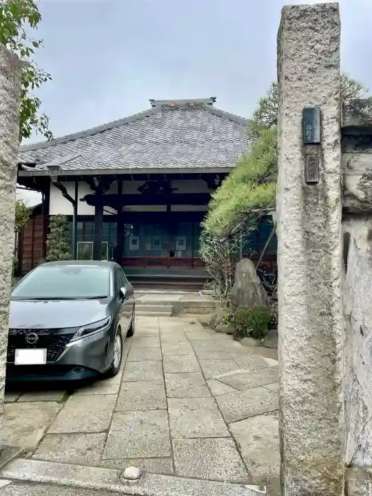 信行寺の{uncategorized: "未分類", other: "その他", undefined: "問題あり", building: "その他建物", grave: "お墓", sacred_gate: "鳥居", guardian: "狛犬", statue: "像", buddha: "仏像", history: "歴史", nature: "自然", garden: "庭園", animal: "動物", pagoda: "塔", temizu: "手水舎", mountain_gate: "山門・神門", sanctuary: "本殿・本堂", subordinate: "末社・摂社", art: "芸術", scenery: "景色", jizo: "地蔵", ema: "絵馬", goshuin: "御朱印", omikuji: "おみくじ", items: "授与品その他", amulet: "お守り", goshuincho: "御朱印帳", eats: "食事", festival: "お祭り", votive_dance: "神楽", shichigosan: "七五三参", wedding: "結婚式", experience: "体験その他", initially: "初詣", around: "周辺", anti_infection: "感染症対策"}