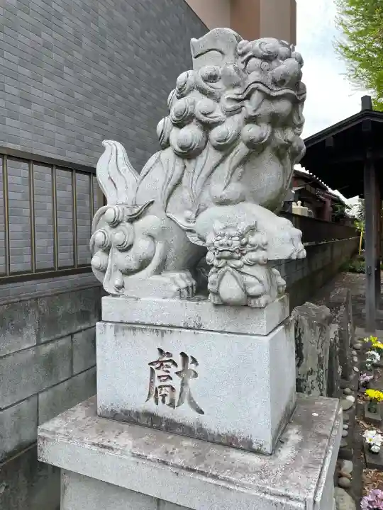 諏訪大神社 の{uncategorized: "未分類", other: "その他", undefined: "問題あり", building: "その他建物", grave: "お墓", sacred_gate: "鳥居", guardian: "狛犬", statue: "像", buddha: "仏像", history: "歴史", nature: "自然", garden: "庭園", animal: "動物", pagoda: "塔", temizu: "手水舎", mountain_gate: "山門・神門", sanctuary: "本殿・本堂", subordinate: "末社・摂社", art: "芸術", scenery: "景色", jizo: "地蔵", ema: "絵馬", goshuin: "御朱印", omikuji: "おみくじ", items: "授与品その他", amulet: "お守り", goshuincho: "御朱印帳", eats: "食事", festival: "お祭り", votive_dance: "神楽", shichigosan: "七五三参", wedding: "結婚式", experience: "体験その他", initially: "初詣", around: "周辺", anti_infection: "感染症対策"}