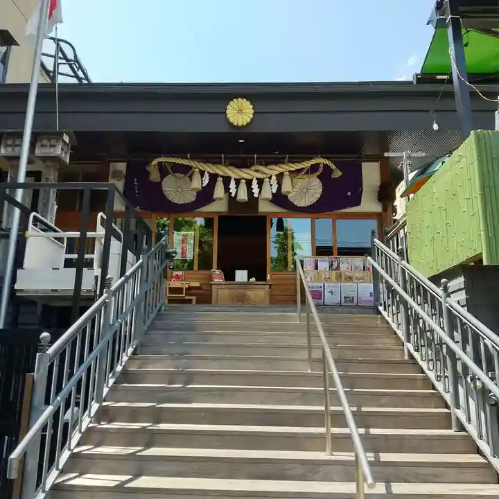 菊名神社の本殿・本堂