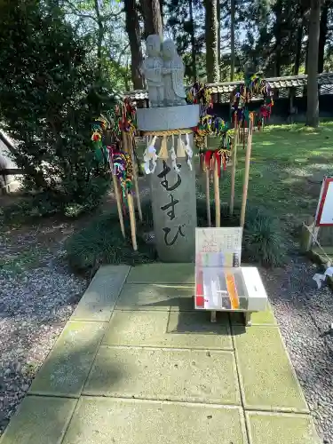 守りの神　藤基神社の{uncategorized: "未分類", other: "その他", undefined: "問題あり", building: "その他建物", grave: "お墓", sacred_gate: "鳥居", guardian: "狛犬", statue: "像", buddha: "仏像", history: "歴史", nature: "自然", garden: "庭園", animal: "動物", pagoda: "塔", temizu: "手水舎", mountain_gate: "山門・神門", sanctuary: "本殿・本堂", subordinate: "末社・摂社", art: "芸術", scenery: "景色", jizo: "地蔵", ema: "絵馬", goshuin: "御朱印", omikuji: "おみくじ", items: "授与品その他", amulet: "お守り", goshuincho: "御朱印帳", eats: "食事", festival: "お祭り", votive_dance: "神楽", shichigosan: "七五三参", wedding: "結婚式", experience: "体験その他", initially: "初詣", around: "周辺", anti_infection: "感染症対策"}