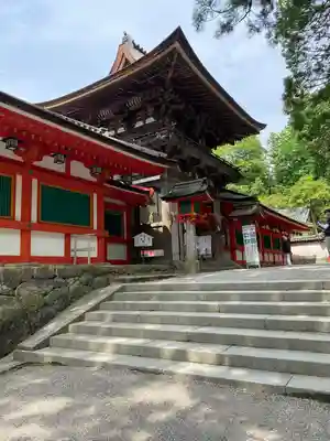 石上神宮の山門・神門