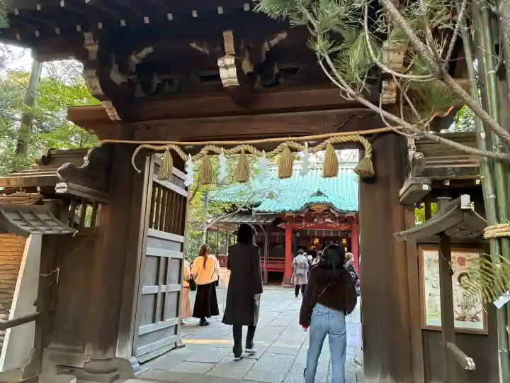 赤坂氷川神社の{uncategorized: "未分類", other: "その他", undefined: "問題あり", building: "その他建物", grave: "お墓", sacred_gate: "鳥居", guardian: "狛犬", statue: "像", buddha: "仏像", history: "歴史", nature: "自然", garden: "庭園", animal: "動物", pagoda: "塔", temizu: "手水舎", mountain_gate: "山門・神門", sanctuary: "本殿・本堂", subordinate: "末社・摂社", art: "芸術", scenery: "景色", jizo: "地蔵", ema: "絵馬", goshuin: "御朱印", omikuji: "おみくじ", items: "授与品その他", amulet: "お守り", goshuincho: "御朱印帳", eats: "食事", festival: "お祭り", votive_dance: "神楽", shichigosan: "七五三参", wedding: "結婚式", experience: "体験その他", initially: "初詣", around: "周辺", anti_infection: "感染症対策"}