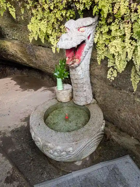 銭洗弁財天宇賀福神社(神奈川県)