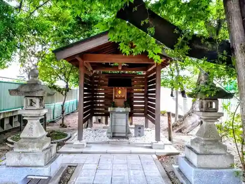 神明社の本殿