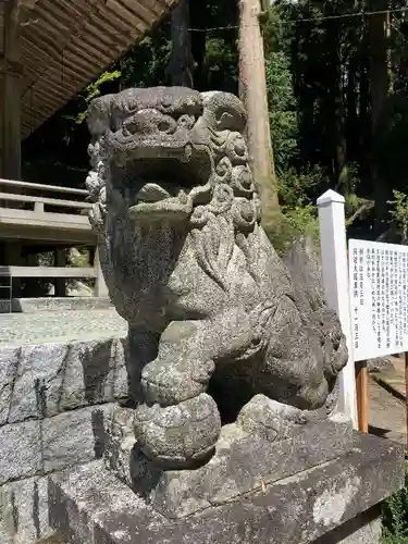 脊振神社の狛犬