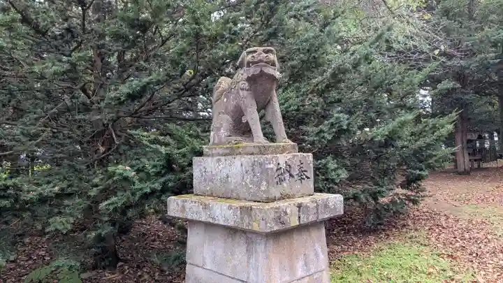 川西神社の狛犬
