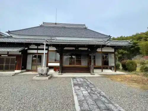 法泉寺の{uncategorized: "未分類", other: "その他", undefined: "問題あり", building: "その他建物", grave: "お墓", sacred_gate: "鳥居", guardian: "狛犬", statue: "像", buddha: "仏像", history: "歴史", nature: "自然", garden: "庭園", animal: "動物", pagoda: "塔", temizu: "手水舎", mountain_gate: "山門・神門", sanctuary: "本殿・本堂", subordinate: "末社・摂社", art: "芸術", scenery: "景色", jizo: "地蔵", ema: "絵馬", goshuin: "御朱印", omikuji: "おみくじ", items: "授与品その他", amulet: "お守り", goshuincho: "御朱印帳", eats: "食事", festival: "お祭り", votive_dance: "神楽", shichigosan: "七五三参", wedding: "結婚式", experience: "体験その他", initially: "初詣", around: "周辺", anti_infection: "感染症対策"}