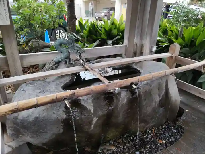 鵠沼伏見稲荷神社の手水舎