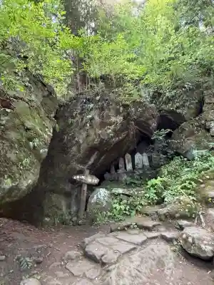 秩父札所三十二番　法性寺の{uncategorized: "未分類", other: "その他", undefined: "問題あり", building: "その他建物", grave: "お墓", sacred_gate: "鳥居", guardian: "狛犬", statue: "像", buddha: "仏像", history: "歴史", nature: "自然", garden: "庭園", animal: "動物", pagoda: "塔", temizu: "手水舎", mountain_gate: "山門・神門", sanctuary: "本殿・本堂", subordinate: "末社・摂社", art: "芸術", scenery: "景色", jizo: "地蔵", ema: "絵馬", goshuin: "御朱印", omikuji: "おみくじ", items: "授与品その他", amulet: "お守り", goshuincho: "御朱印帳", eats: "食事", festival: "お祭り", votive_dance: "神楽", shichigosan: "七五三参", wedding: "結婚式", experience: "体験その他", initially: "初詣", around: "周辺", anti_infection: "感染症対策"}