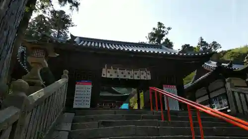 吉備津神社の山門・神門