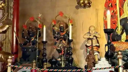 成田山函館別院函館寺の{uncategorized: "未分類", other: "その他", undefined: "問題あり", building: "その他建物", grave: "お墓", sacred_gate: "鳥居", guardian: "狛犬", statue: "像", buddha: "仏像", history: "歴史", nature: "自然", garden: "庭園", animal: "動物", pagoda: "塔", temizu: "手水舎", mountain_gate: "山門・神門", sanctuary: "本殿・本堂", subordinate: "末社・摂社", art: "芸術", scenery: "景色", jizo: "地蔵", ema: "絵馬", goshuin: "御朱印", omikuji: "おみくじ", items: "授与品その他", amulet: "お守り", goshuincho: "御朱印帳", eats: "食事", festival: "お祭り", votive_dance: "神楽", shichigosan: "七五三参", wedding: "結婚式", experience: "体験その他", initially: "初詣", around: "周辺", anti_infection: "感染症対策"}