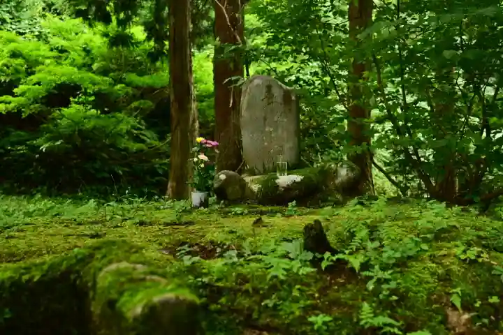 郡殿の池弁財天社(新潟県)