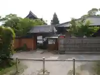 戒壇院の山門・神門