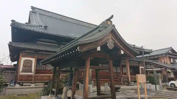誕生寺の本殿・本堂