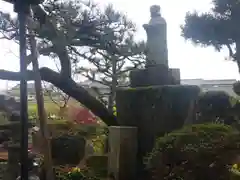 御沢神社の像