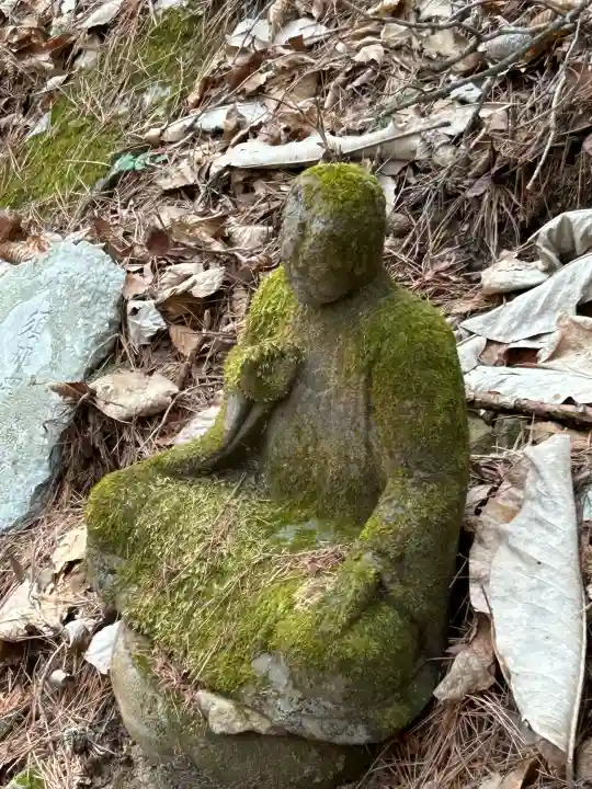 修那羅山安宮神社の{uncategorized: "未分類", other: "その他", undefined: "問題あり", building: "その他建物", grave: "お墓", sacred_gate: "鳥居", guardian: "狛犬", statue: "像", buddha: "仏像", history: "歴史", nature: "自然", garden: "庭園", animal: "動物", pagoda: "塔", temizu: "手水舎", mountain_gate: "山門・神門", sanctuary: "本殿・本堂", subordinate: "末社・摂社", art: "芸術", scenery: "景色", jizo: "地蔵", ema: "絵馬", goshuin: "御朱印", omikuji: "おみくじ", items: "授与品その他", amulet: "お守り", goshuincho: "御朱印帳", eats: "食事", festival: "お祭り", votive_dance: "神楽", shichigosan: "七五三参", wedding: "結婚式", experience: "体験その他", initially: "初詣", around: "周辺", anti_infection: "感染症対策"}