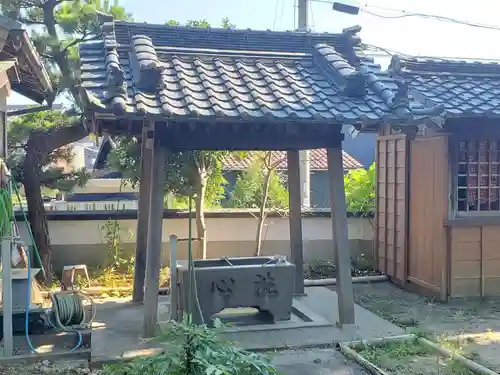 光照寺の手水舎