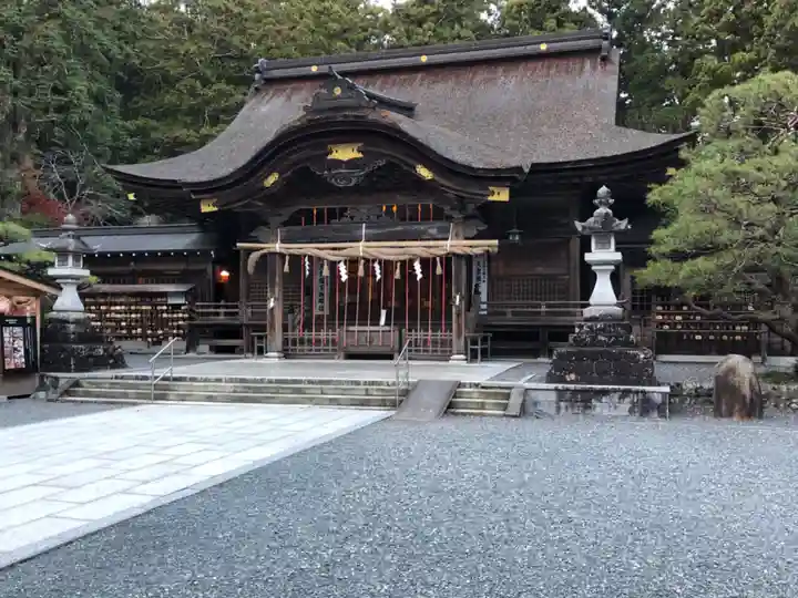 小國神社の本殿・本堂