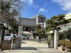 万徳寺の山門