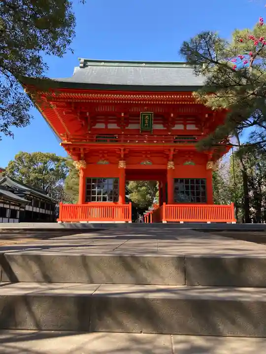 穴八幡宮の山門・神門