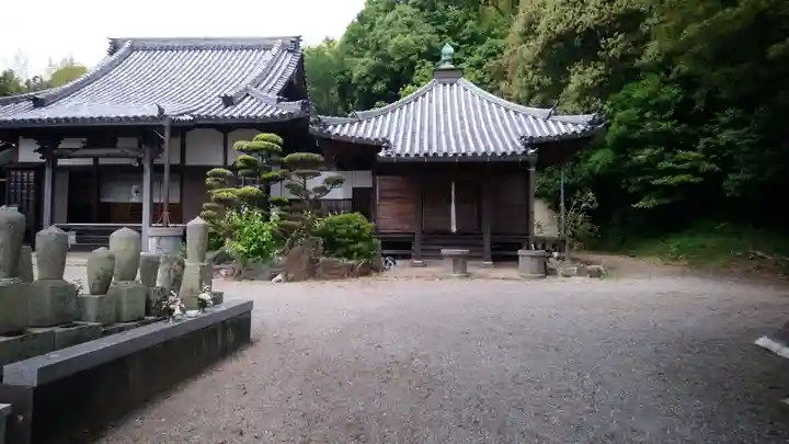 薬王寺の本殿・本堂