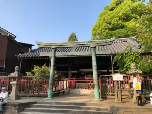 三翁神社の鳥居