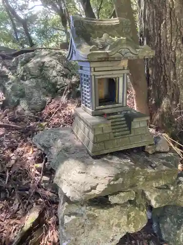 朝立彦神社の末社