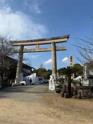 熊本縣護國神社の{uncategorized: "未分類", other: "その他", undefined: "問題あり", building: "その他建物", grave: "お墓", sacred_gate: "鳥居", guardian: "狛犬", statue: "像", buddha: "仏像", history: "歴史", nature: "自然", garden: "庭園", animal: "動物", pagoda: "塔", temizu: "手水舎", mountain_gate: "山門・神門", sanctuary: "本殿・本堂", subordinate: "末社・摂社", art: "芸術", scenery: "景色", jizo: "地蔵", ema: "絵馬", goshuin: "御朱印", omikuji: "おみくじ", items: "授与品その他", amulet: "お守り", goshuincho: "御朱印帳", eats: "食事", festival: "お祭り", votive_dance: "神楽", shichigosan: "七五三参", wedding: "結婚式", experience: "体験その他", initially: "初詣", around: "周辺", anti_infection: "感染症対策"}