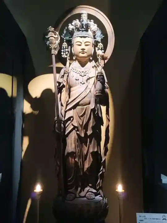 長谷寺の{uncategorized: "未分類", other: "その他", undefined: "問題あり", building: "その他建物", grave: "お墓", sacred_gate: "鳥居", guardian: "狛犬", statue: "像", buddha: "仏像", history: "歴史", nature: "自然", garden: "庭園", animal: "動物", pagoda: "塔", temizu: "手水舎", mountain_gate: "山門・神門", sanctuary: "本殿・本堂", subordinate: "末社・摂社", art: "芸術", scenery: "景色", jizo: "地蔵", ema: "絵馬", goshuin: "御朱印", omikuji: "おみくじ", items: "授与品その他", amulet: "お守り", goshuincho: "御朱印帳", eats: "食事", festival: "お祭り", votive_dance: "神楽", shichigosan: "七五三参", wedding: "結婚式", experience: "体験その他", initially: "初詣", around: "周辺", anti_infection: "感染症対策"}