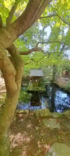 氷上神社の{uncategorized: "未分類", other: "その他", undefined: "問題あり", building: "その他建物", grave: "お墓", sacred_gate: "鳥居", guardian: "狛犬", statue: "像", buddha: "仏像", history: "歴史", nature: "自然", garden: "庭園", animal: "動物", pagoda: "塔", temizu: "手水舎", mountain_gate: "山門・神門", sanctuary: "本殿・本堂", subordinate: "末社・摂社", art: "芸術", scenery: "景色", jizo: "地蔵", ema: "絵馬", goshuin: "御朱印", omikuji: "おみくじ", items: "授与品その他", amulet: "お守り", goshuincho: "御朱印帳", eats: "食事", festival: "お祭り", votive_dance: "神楽", shichigosan: "七五三参", wedding: "結婚式", experience: "体験その他", initially: "初詣", around: "周辺", anti_infection: "感染症対策"}