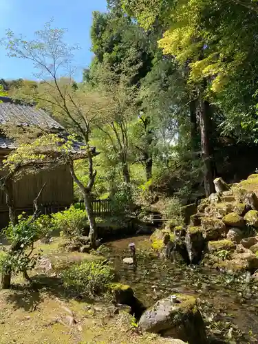 多禰寺の庭園