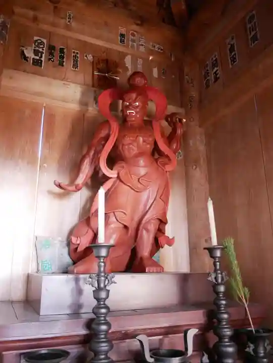 身延山奥之院思親閣の像