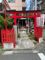 五の日稲荷大明神の鳥居