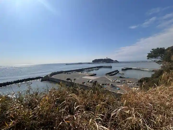 小動神社の{uncategorized: "未分類", other: "その他", undefined: "問題あり", building: "その他建物", grave: "お墓", sacred_gate: "鳥居", guardian: "狛犬", statue: "像", buddha: "仏像", history: "歴史", nature: "自然", garden: "庭園", animal: "動物", pagoda: "塔", temizu: "手水舎", mountain_gate: "山門・神門", sanctuary: "本殿・本堂", subordinate: "末社・摂社", art: "芸術", scenery: "景色", jizo: "地蔵", ema: "絵馬", goshuin: "御朱印", omikuji: "おみくじ", items: "授与品その他", amulet: "お守り", goshuincho: "御朱印帳", eats: "食事", festival: "お祭り", votive_dance: "神楽", shichigosan: "七五三参", wedding: "結婚式", experience: "体験その他", initially: "初詣", around: "周辺", anti_infection: "感染症対策"}