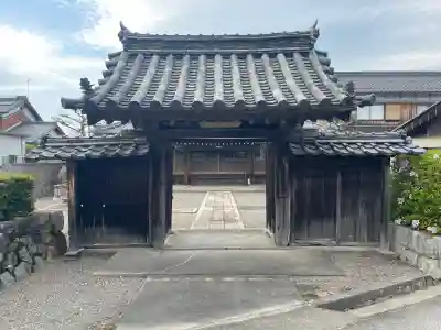 誓光寺の{uncategorized: "未分類", other: "その他", undefined: "問題あり", building: "その他建物", grave: "お墓", sacred_gate: "鳥居", guardian: "狛犬", statue: "像", buddha: "仏像", history: "歴史", nature: "自然", garden: "庭園", animal: "動物", pagoda: "塔", temizu: "手水舎", mountain_gate: "山門・神門", sanctuary: "本殿・本堂", subordinate: "末社・摂社", art: "芸術", scenery: "景色", jizo: "地蔵", ema: "絵馬", goshuin: "御朱印", omikuji: "おみくじ", items: "授与品その他", amulet: "お守り", goshuincho: "御朱印帳", eats: "食事", festival: "お祭り", votive_dance: "神楽", shichigosan: "七五三参", wedding: "結婚式", experience: "体験その他", initially: "初詣", around: "周辺", anti_infection: "感染症対策"}