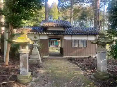戸神社の{uncategorized: "未分類", other: "その他", undefined: "問題あり", building: "その他建物", grave: "お墓", sacred_gate: "鳥居", guardian: "狛犬", statue: "像", buddha: "仏像", history: "歴史", nature: "自然", garden: "庭園", animal: "動物", pagoda: "塔", temizu: "手水舎", mountain_gate: "山門・神門", sanctuary: "本殿・本堂", subordinate: "末社・摂社", art: "芸術", scenery: "景色", jizo: "地蔵", ema: "絵馬", goshuin: "御朱印", omikuji: "おみくじ", items: "授与品その他", amulet: "お守り", goshuincho: "御朱印帳", eats: "食事", festival: "お祭り", votive_dance: "神楽", shichigosan: "七五三参", wedding: "結婚式", experience: "体験その他", initially: "初詣", around: "周辺", anti_infection: "感染症対策"}